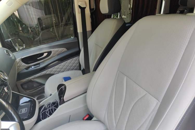 Used Mercedes-Benz V-Class 2021 V 260 Avantgarde Edition Left Front Seat