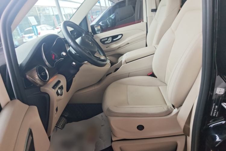 Used Mercedes-Benz V-Class 2021 V 260 L Long Wheelbase Prestige Edition Left Front Seat