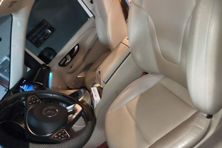 Used Mercedes-Benz V-Class 2021 V 260 Prestige Edition Left Front Seat