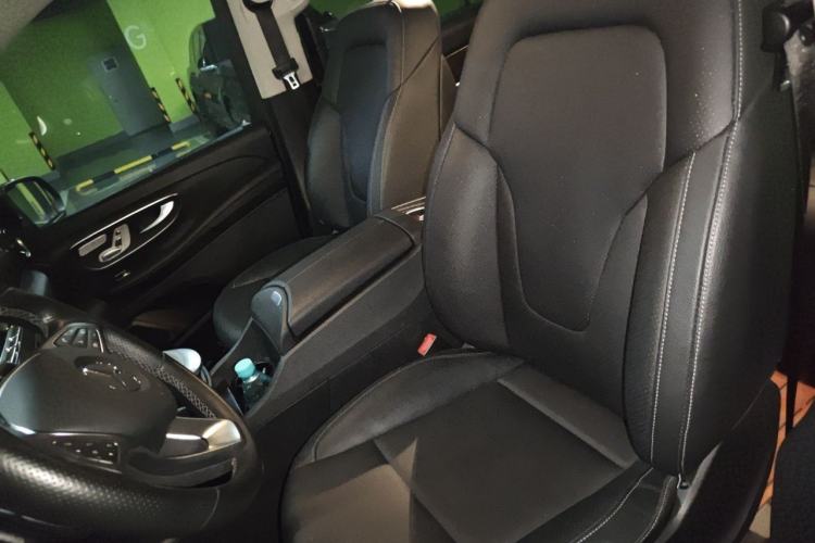 Used Mercedes-Benz V-Class 2021 V 260 Avantgarde Edition Left Front Seat