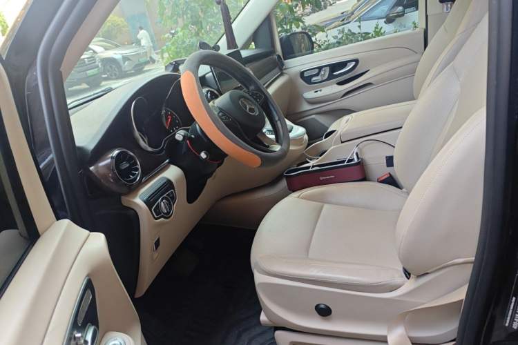 Used Mercedes-Benz V-Class 2021 V 260 Avantgarde Edition Left Front Seat