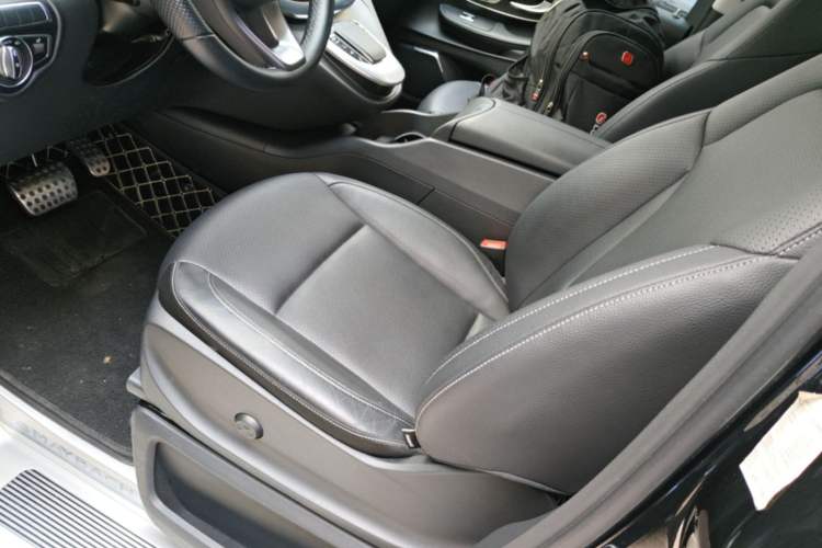 Used Mercedes-Benz V-Class 2021 V 260 L Long-wheelbase Luxury Edition Left Front Seat