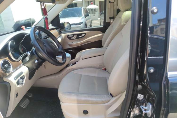 Used Mercedes-Benz V-Class 2021 V 260 Prestige Edition Left Front Seat