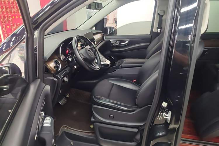 Used Mercedes-Benz V-Class 2021 V 260 Prestige Edition Left Front Seat