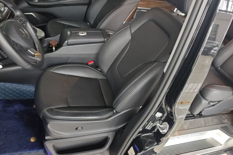 Used Mercedes-Benz V-Class 2021 V 260 Prestige Edition Left Front Seat