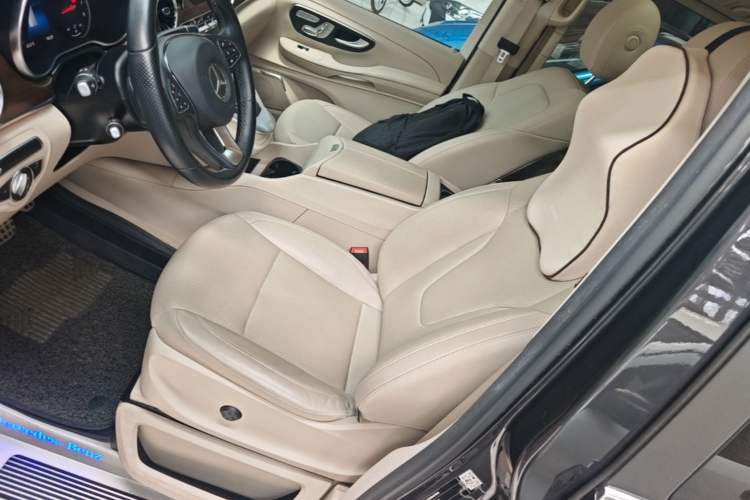Used Mercedes-Benz V-Class 2021 V 260 Prestige Edition Left Front Seat