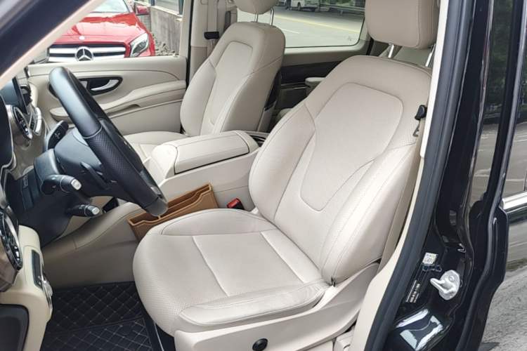 Used Mercedes-Benz V-Class 2021 V 260 L Long-wheelbase Luxury Edition Left Front Seat