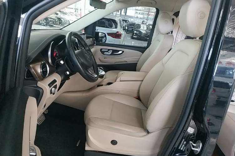 Used Mercedes-Benz V-Class 2021 V 260 L Long-wheelbase Luxury Edition Left Front Seat