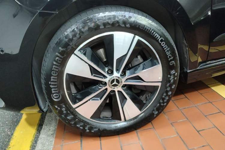 Used Mercedes-Benz V-Class 2021 V 260 L Long Wheelbase Prestige Edition Left Front Wheel Hub
