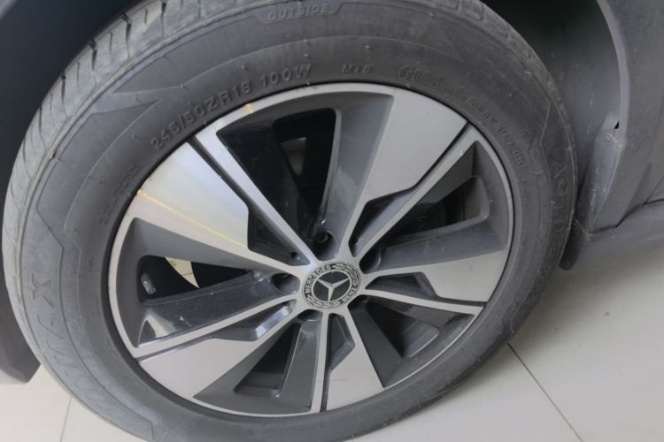 Used Mercedes-Benz V-Class 2021 V 260 Avantgarde Edition Left Front Wheel Hub
