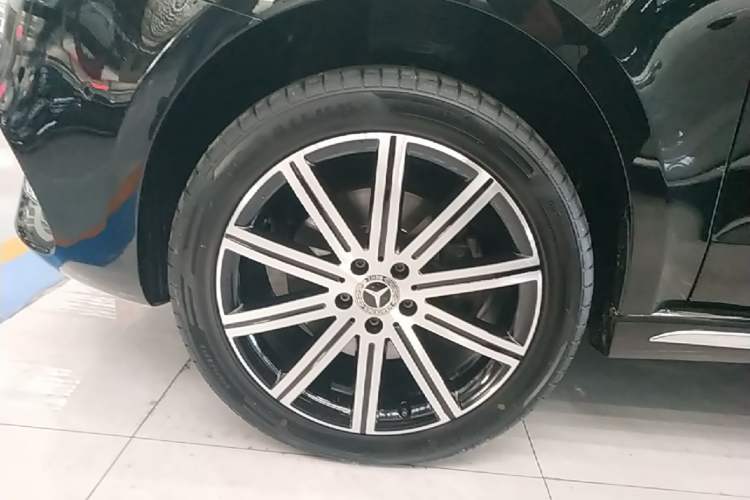 Used Mercedes-Benz V-Class 2021 V 260 L Long-wheelbase Luxury Edition Left Front Wheel Hub