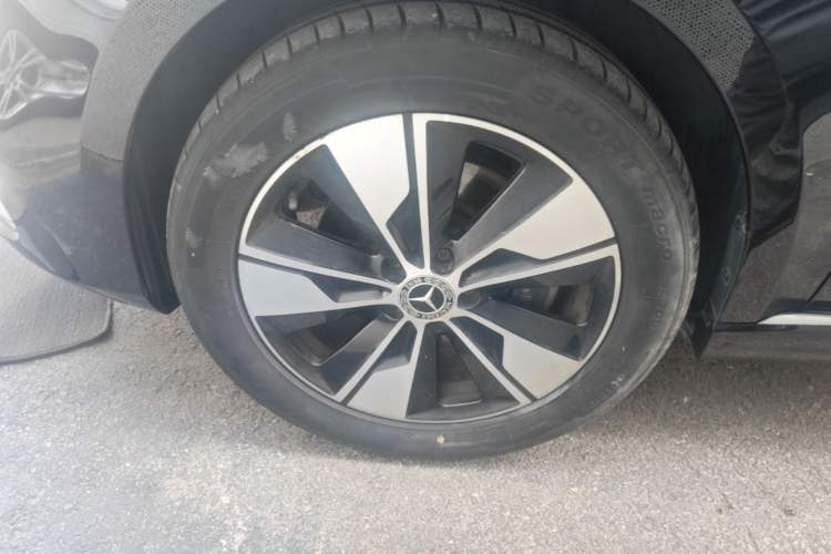 Used Mercedes-Benz V-Class 2021 V 260 Prestige Edition Left Front Wheel Hub