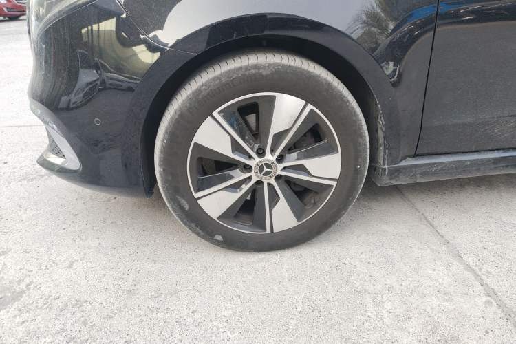 Used Mercedes-Benz V-Class 2021 V 260 Prestige Edition Left Front Wheel Hub