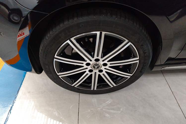 Used Mercedes-Benz V-Class 2021 V 260 L Long-wheelbase Luxury Edition Left Front Wheel Hub