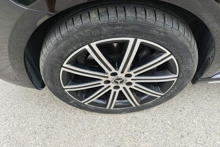 Used Mercedes-Benz V-Class 2021 V 260 L Long-wheelbase Luxury Edition Left Front Wheel Hub