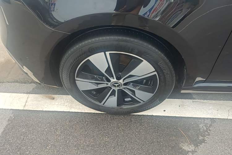 Used Mercedes-Benz V-Class 2021 V 260 Prestige Edition Left Front Wheel Hub