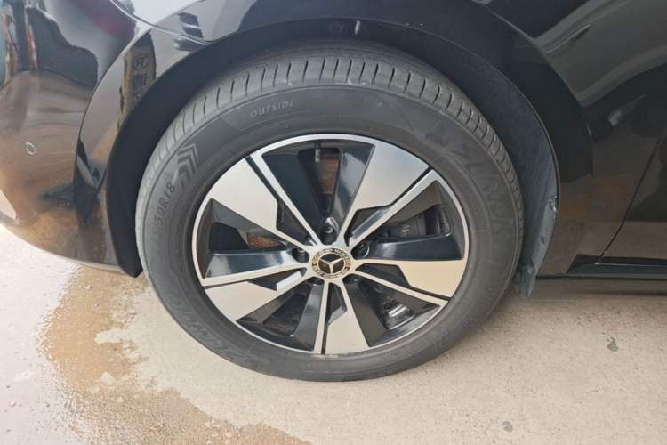 Used Mercedes-Benz V-Class 2021 V 260 L Long Wheelbase Prestige Edition Left Front Wheel Hub