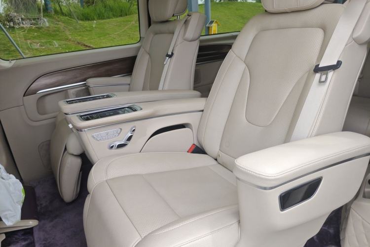 Used Mercedes-Benz V-Class 2021 V 260 L Long-wheelbase Luxury Edition Left Rear Seat