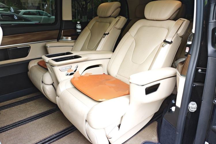 Used Mercedes-Benz V-Class 2021 V 260 L Long-wheelbase Luxury Edition Left Rear Seat