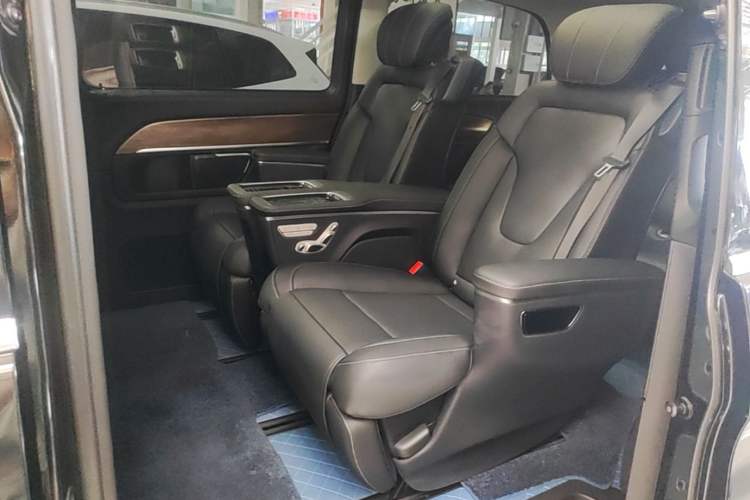 Used Mercedes-Benz V-Class 2021 V 260 Prestige Edition Left Rear Seat
