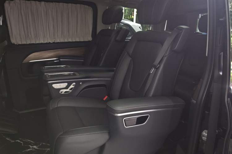 Used Mercedes-Benz V-Class 2021 V 260 Prestige Edition Left Rear Seat