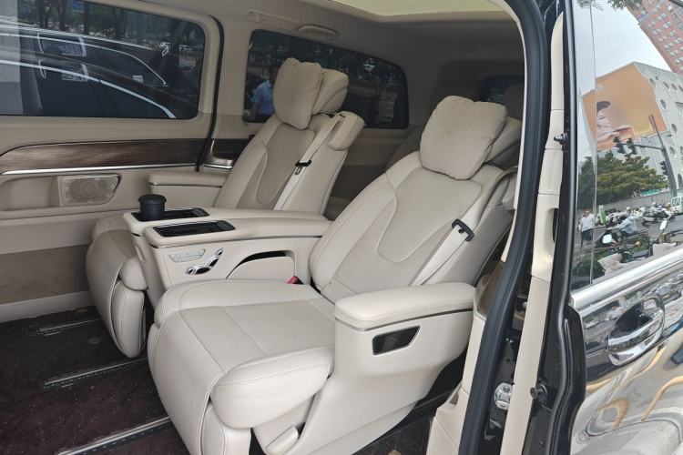 Used Mercedes-Benz V-Class 2021 V 260 L Long-wheelbase Luxury Edition Left Rear Seat