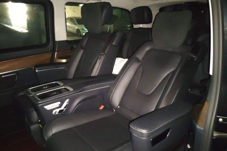 Used Mercedes-Benz V-Class 2021 V 260 L Long-wheelbase Luxury Edition Left Rear Seat