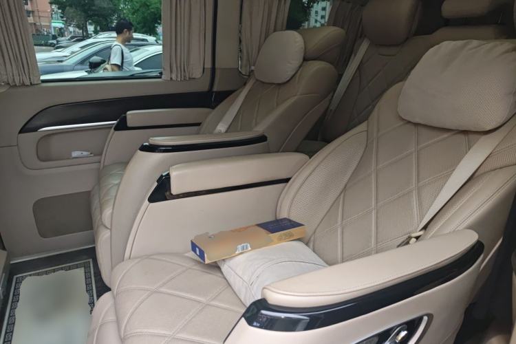 Used Mercedes-Benz V-Class 2021 V 260 Avantgarde Edition Left Rear Seat