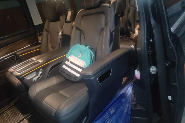 Used Mercedes-Benz V-Class 2021 V 260 L Long-wheelbase Luxury Edition Left Rear Seat