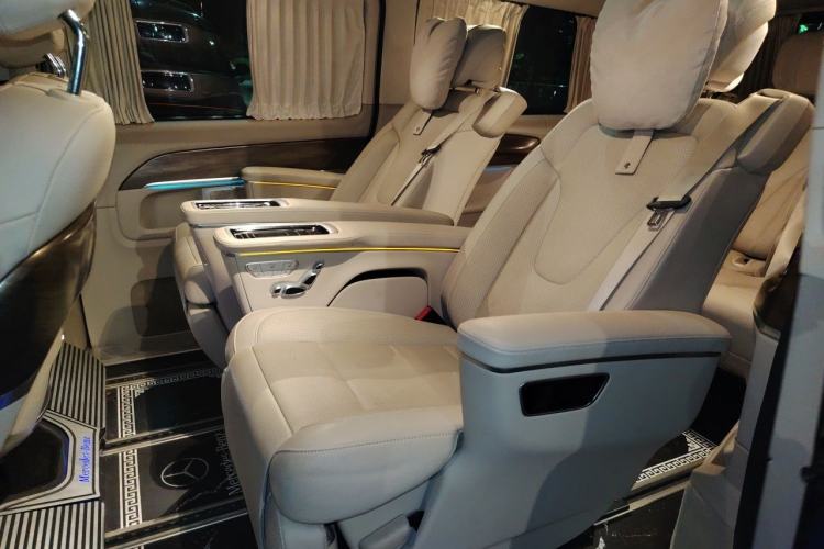 Used Mercedes-Benz V-Class 2021 V 260 L Long-wheelbase Luxury Edition Left Rear Seat
