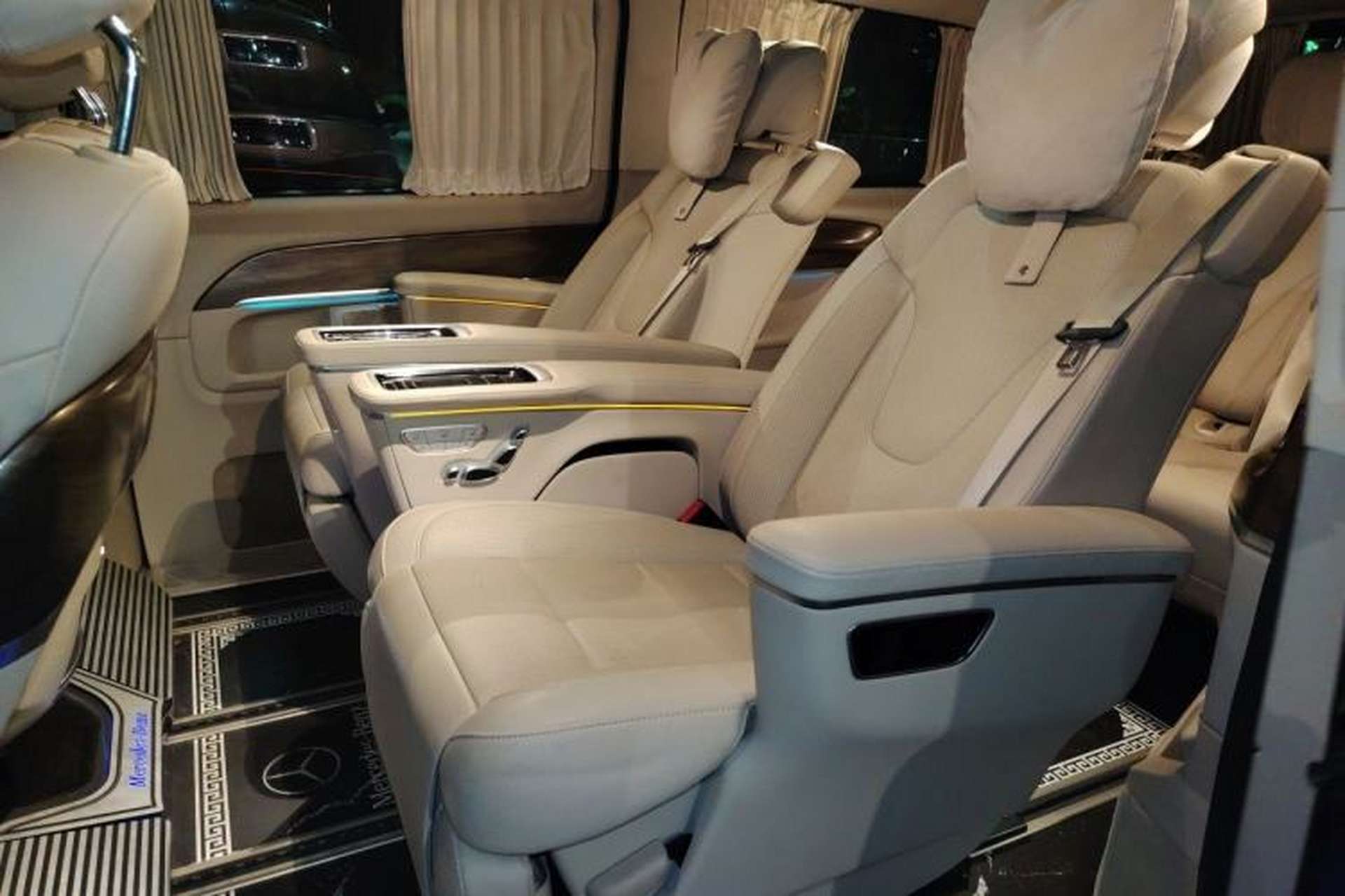 Used Mercedes-Benz V-Class 2021 V 260 L Long-wheelbase Luxury Edition Left Rear Seat