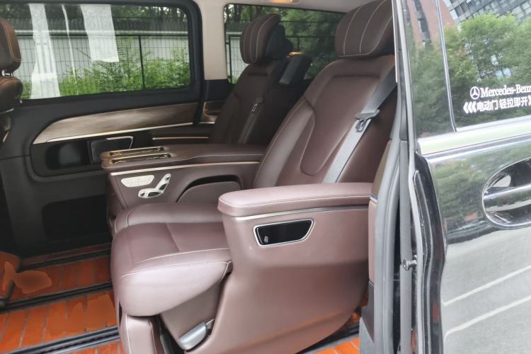 Used Mercedes-Benz V-Class 2021 V 260 L Long-wheelbase Luxury Edition Left Rear Seat