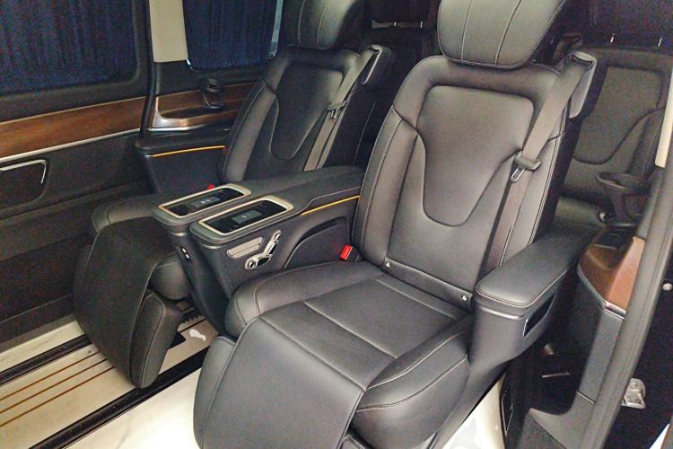 Used Mercedes-Benz V-Class 2021 V 260 L Long-wheelbase Luxury Edition Left Rear Seat