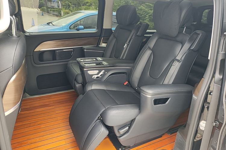 Used Mercedes-Benz V-Class 2021 V 260 L Long-wheelbase Luxury Edition Left Rear Seat