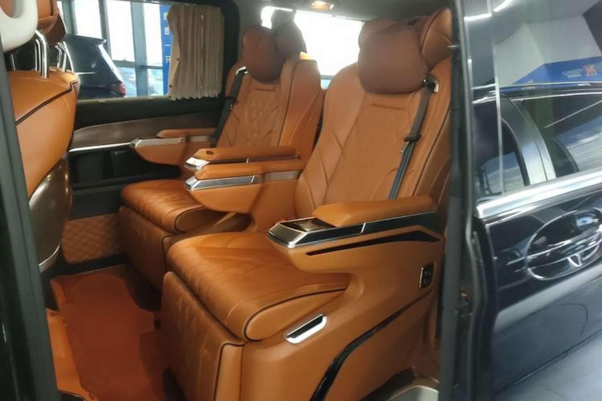 Used Mercedes-Benz V-Class 2021 V 260 L Long-wheelbase Luxury Edition Left Rear Seat
