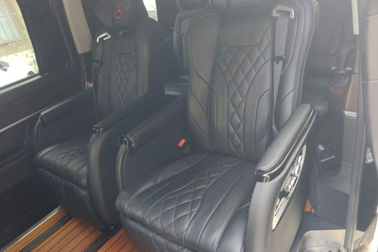 Used Mercedes-Benz V-Class 2021 V 260 Avantgarde Edition Left Rear Seat