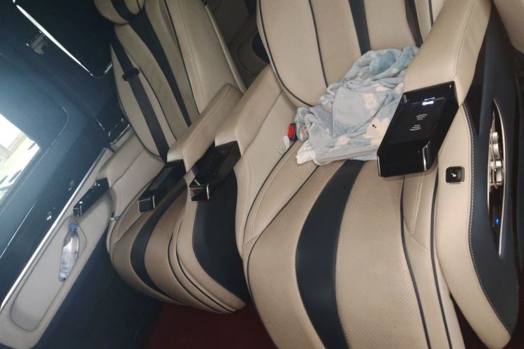 Used Mercedes-Benz V-Class 2021 V 260 L Long Wheelbase Prestige Edition Left Rear Seat