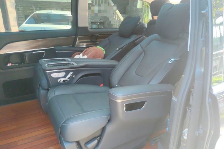 Used Mercedes-Benz V-Class 2021 V 260 L Long-wheelbase Luxury Edition Left Rear Seat