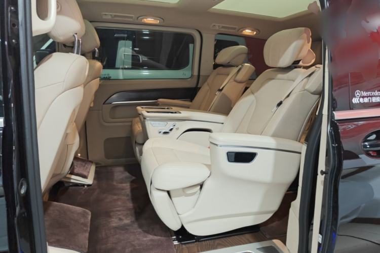 Used Mercedes-Benz V-Class 2021 V 260 Avantgarde Edition Left Rear Seat