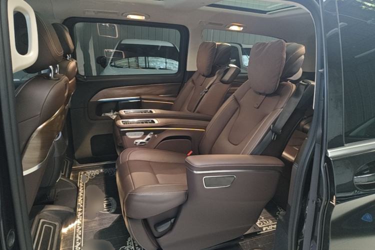 Used Mercedes-Benz V-Class 2021 V 260 L Long-wheelbase Luxury Edition Left Rear Seat