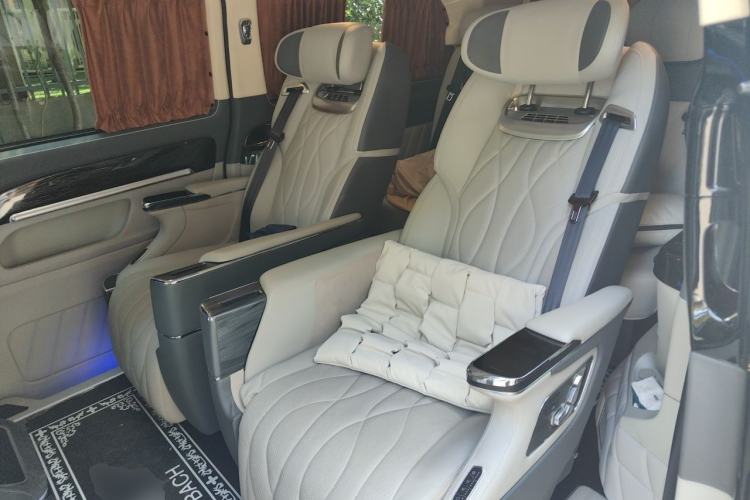 Used Mercedes-Benz V-Class 2021 V 260 Avantgarde Edition Left Rear Seat