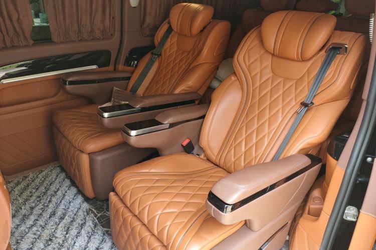 Used Mercedes-Benz V-Class 2021 V 260 Avantgarde Edition Left Rear Seat