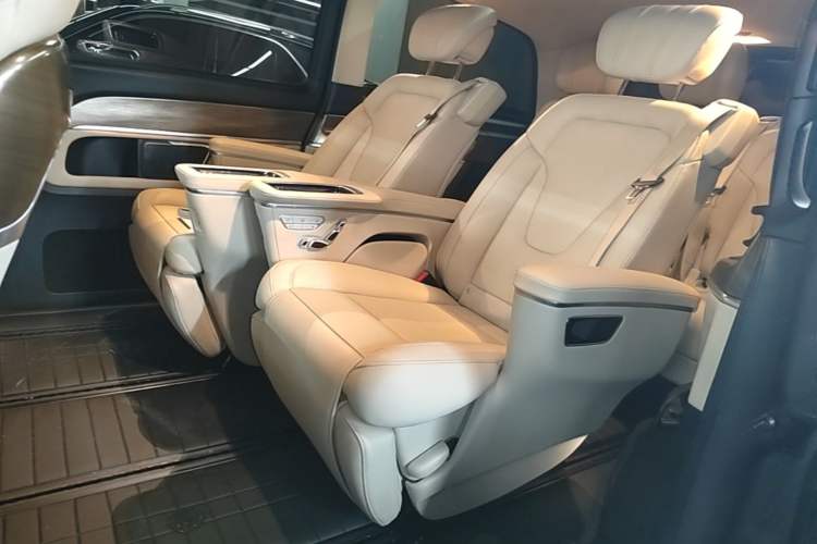 Used Mercedes-Benz V-Class 2021 V 260 Prestige Edition Left Rear Seat