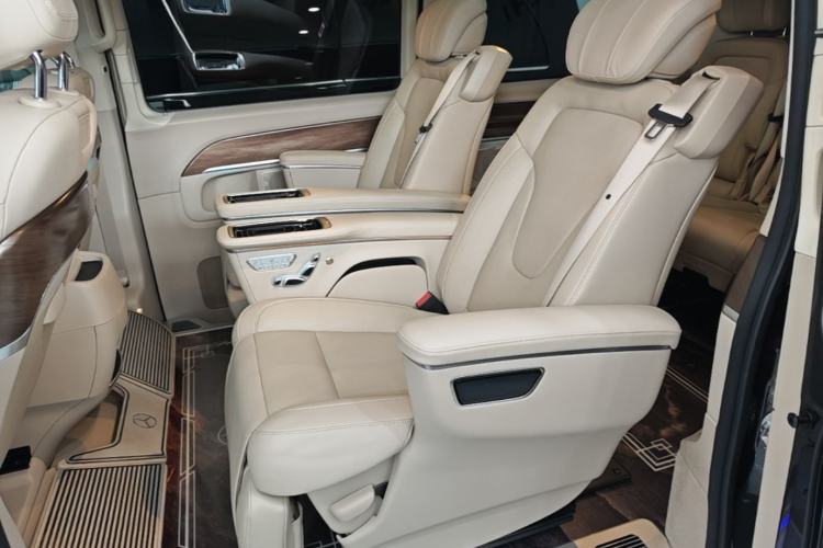 Used Mercedes-Benz V-Class 2021 V 260 L Long-wheelbase Luxury Edition Left Rear Seat