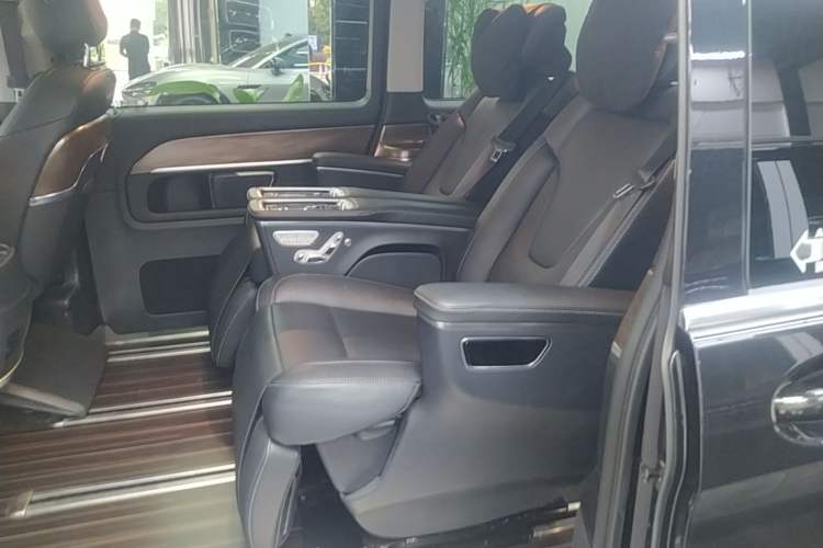 Used Mercedes-Benz V-Class 2021 V 260 L Long Wheelbase Prestige Edition Left Rear Seat