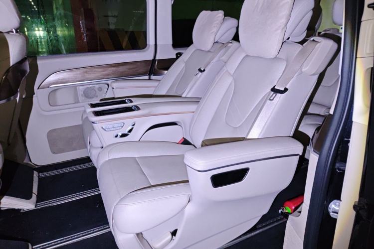 Used Mercedes-Benz V-Class 2021 V 260 L Long-wheelbase Luxury Edition Left Rear Seat