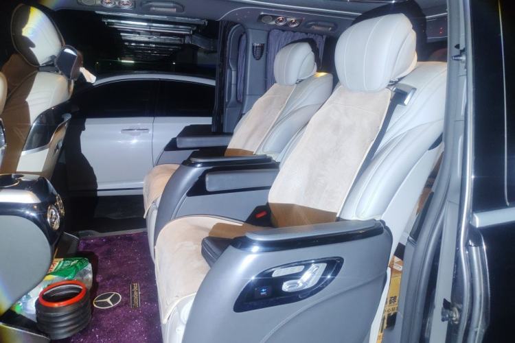 Used Mercedes-Benz V-Class 2021 V 260 L Long-wheelbase Luxury Edition Left Rear Seat