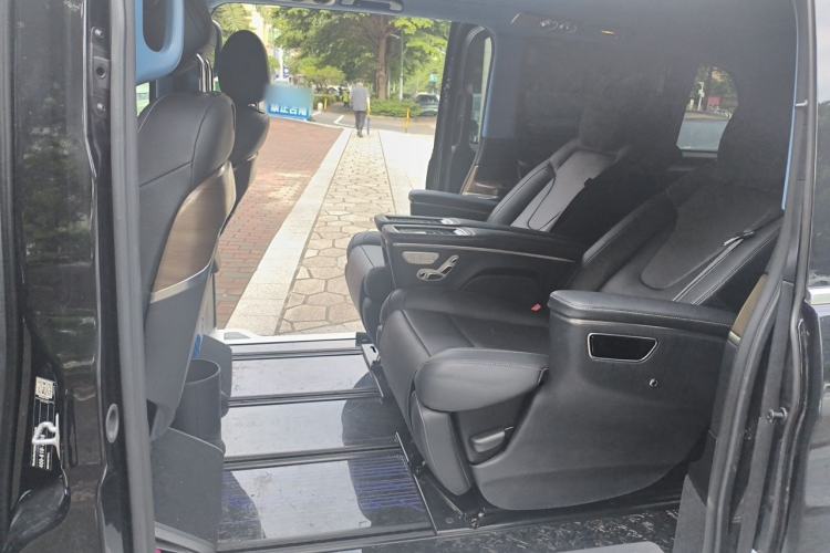 Used Mercedes-Benz V-Class 2021 V 260 L Long Wheelbase Prestige Edition Left Rear Seat