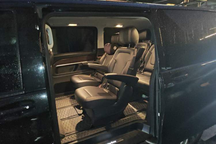 Used Mercedes-Benz V-Class 2021 V 260 Avantgarde Edition Left Rear Seat