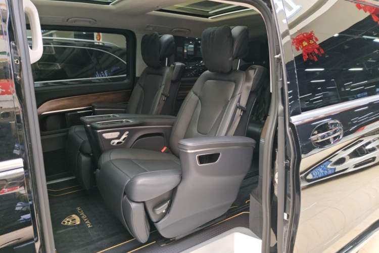 Used Mercedes-Benz V-Class 2021 V 260 L Long-wheelbase Luxury Edition Left Rear Seat